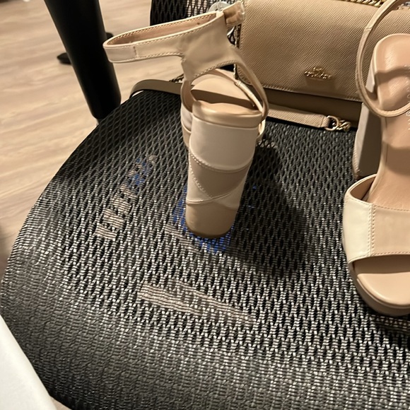 Women’s Heels - Picture 3 of 5